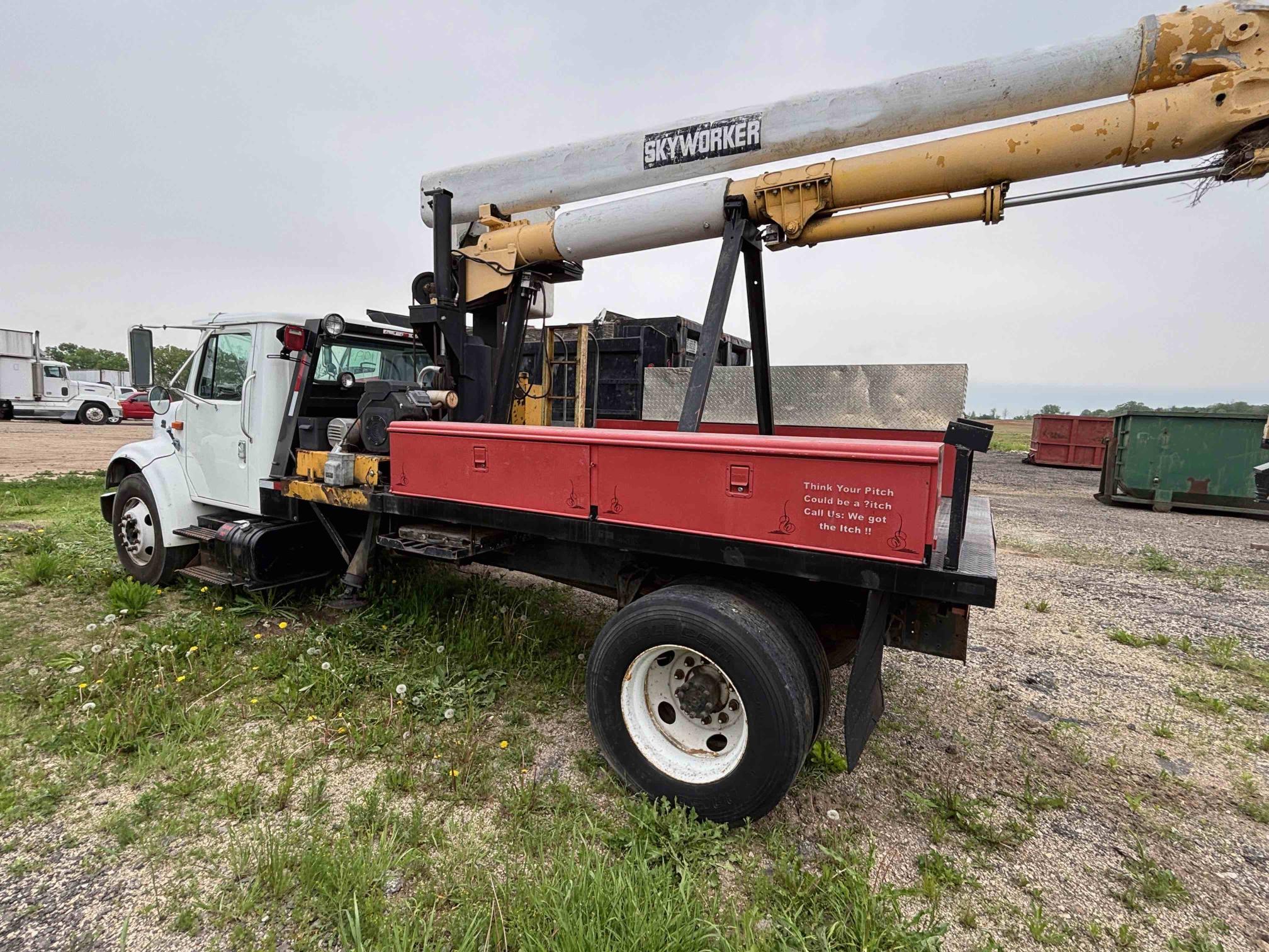 1998 INTERNATIONAL 4700 - Image 4